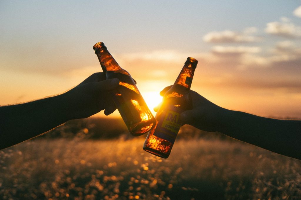 Compartir una cerveza con amigos aumenta nuestra dopamina